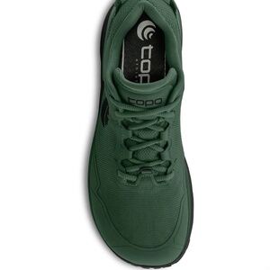 Men's TOPO Athletic Traverse size 10 forest green